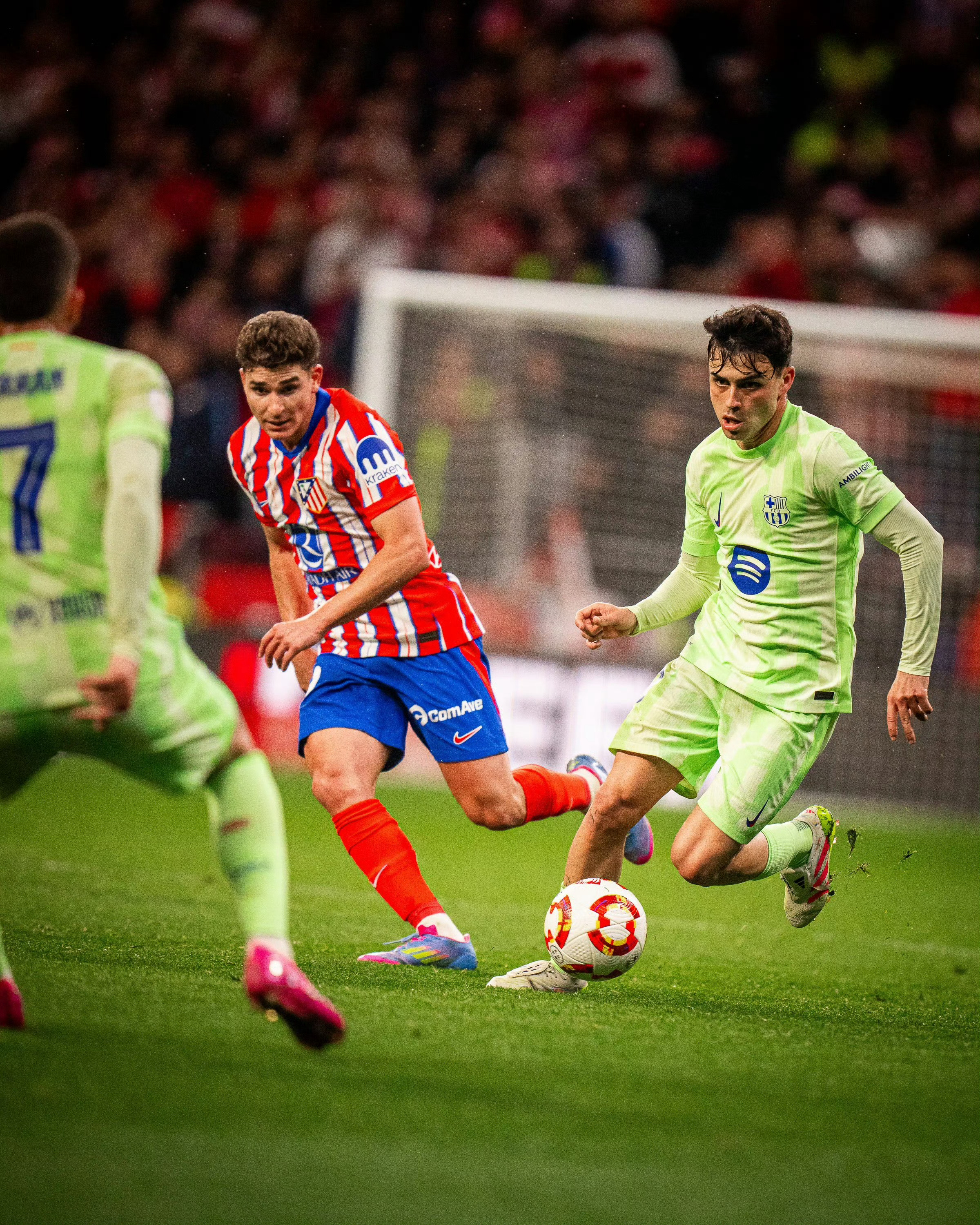 澳客在线-皇马豪阵对阵巴萨：西班牙足坛震撼