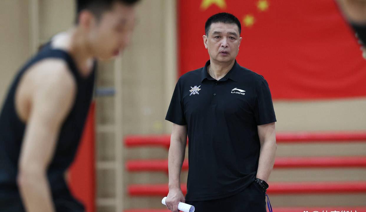 澳客地址-球队换帅频繁，管理层运作备受质疑