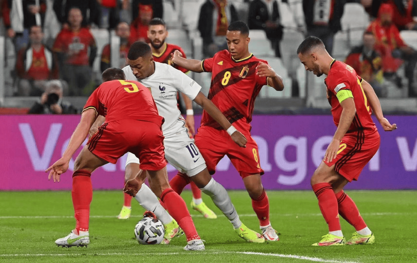 澳客地址-比利时国家队在场上表现出色，轻松击败对手的简单介绍