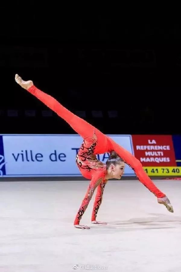 澳客直播-俄罗斯体操选手实现完美演出